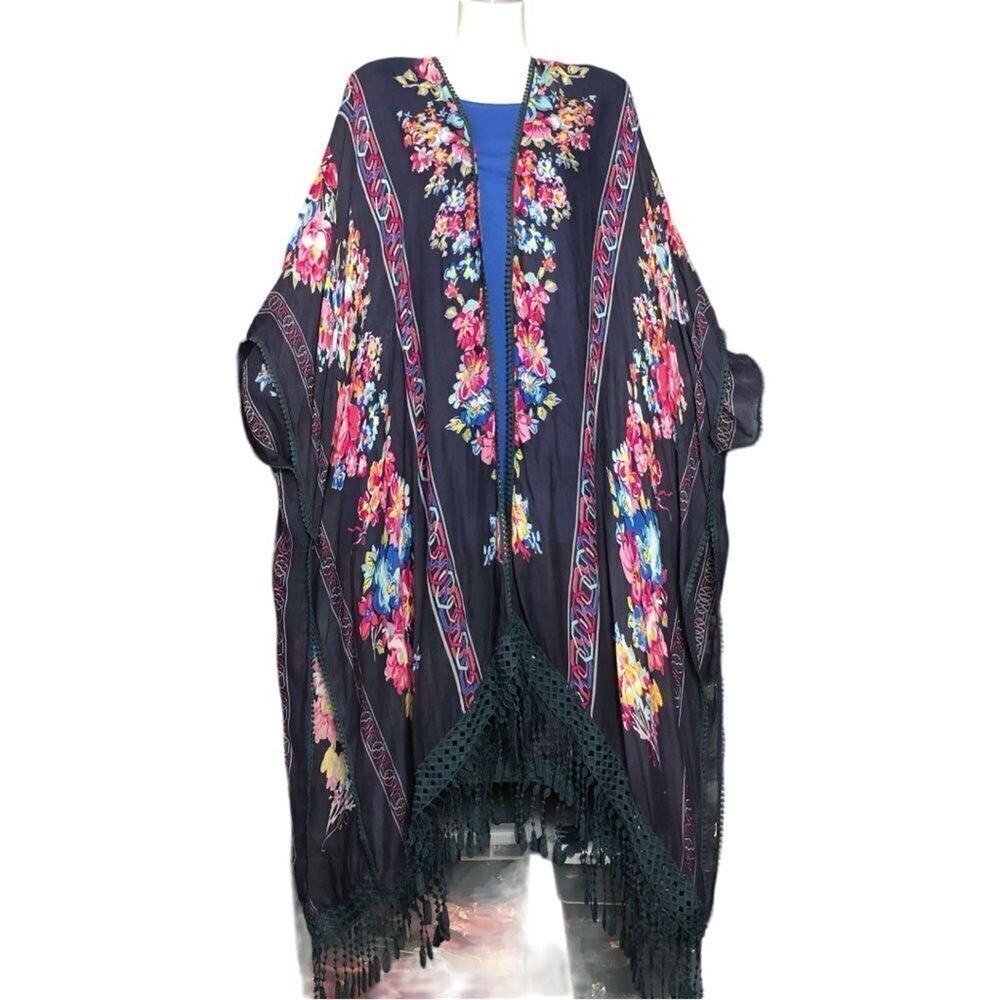 Woven Heart Kimono Floral Crochet Fringe Cardigan - Picture 2 of 11